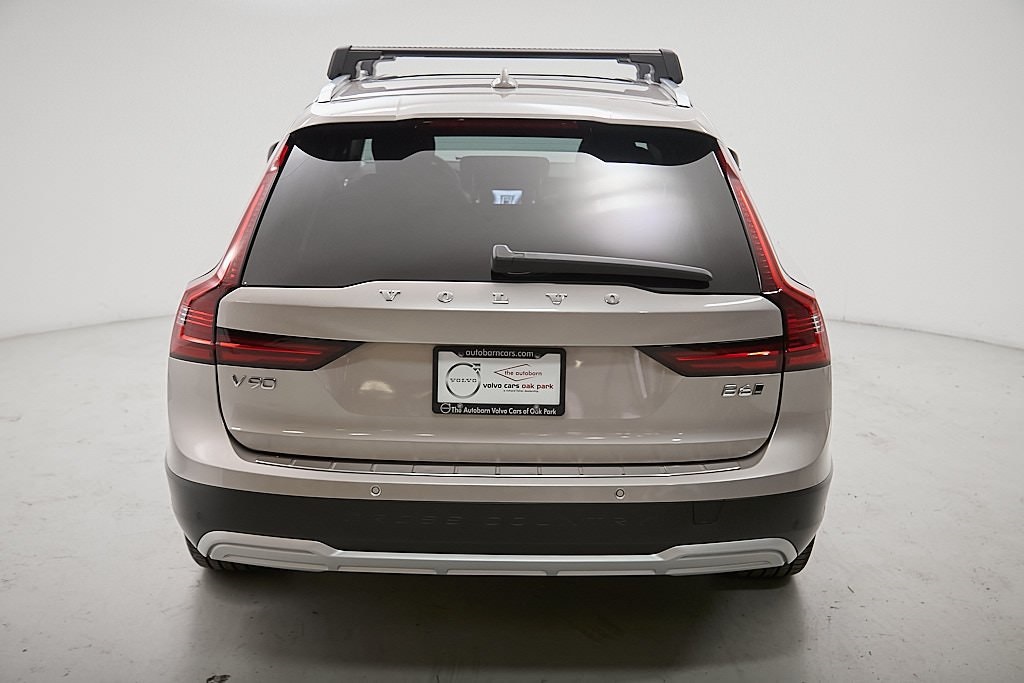 2026 VOLVO V90CC - Image 8