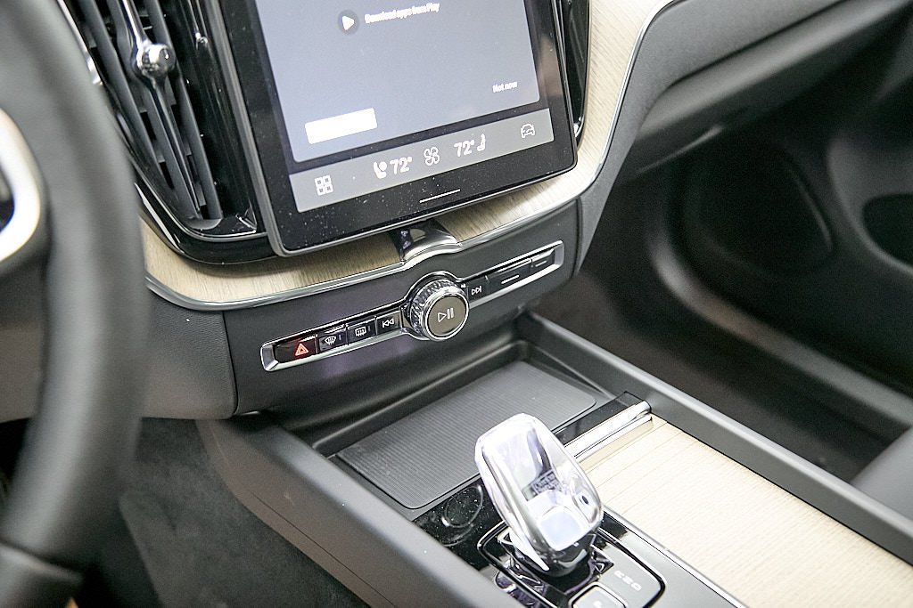 2026 VOLVO XC60 - Image 15