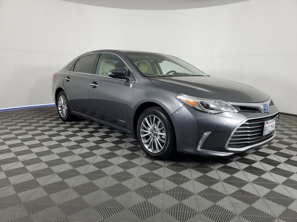 2018 Toyota Avalon Hybrid Limited photo 2