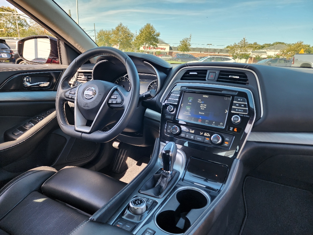 2017 Nissan Maxima SV photo 21