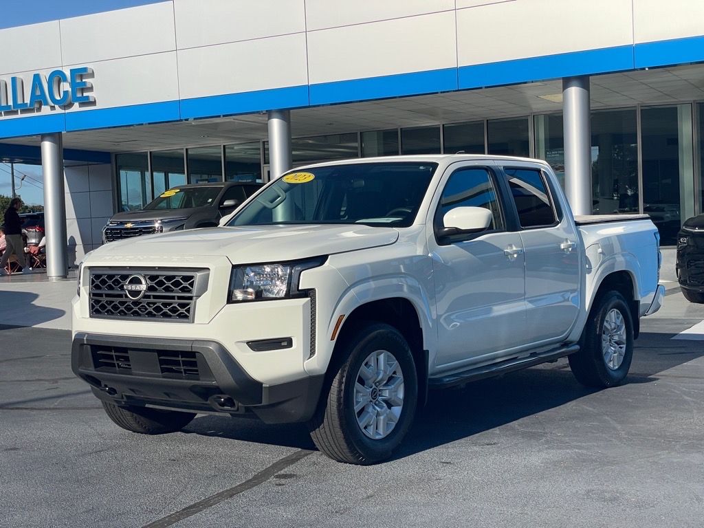 2023 Nissan Frontier SV photo 3