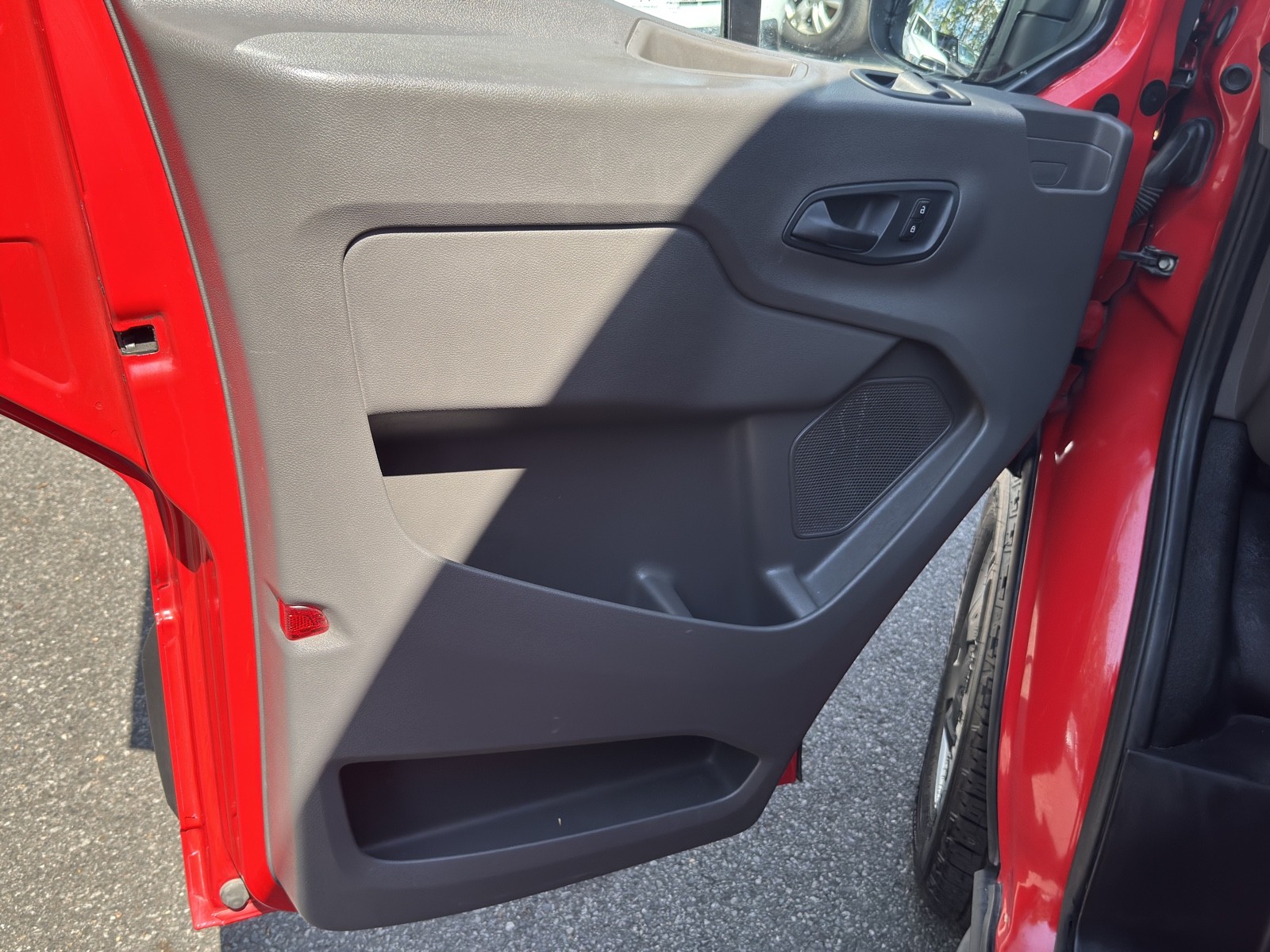 2020 Ford Transit photo 27
