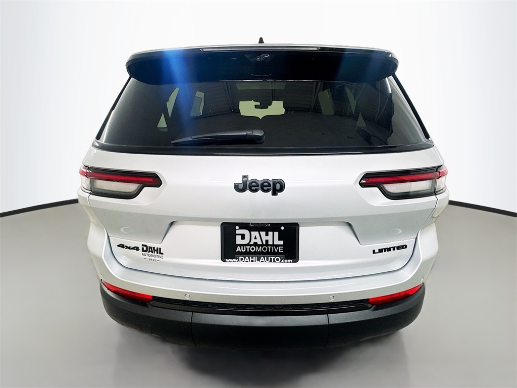 2025 Jeep Grand Cherokee Limited photo 3
