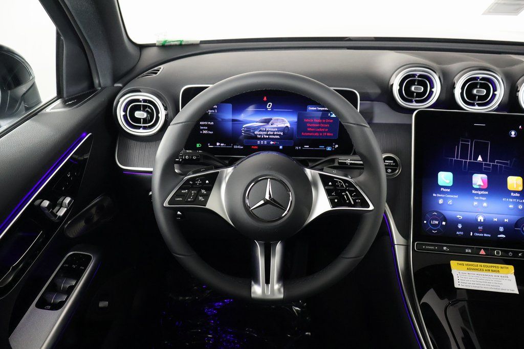 2026 Mercedes Benz GLC 300 4MATIC photo 2