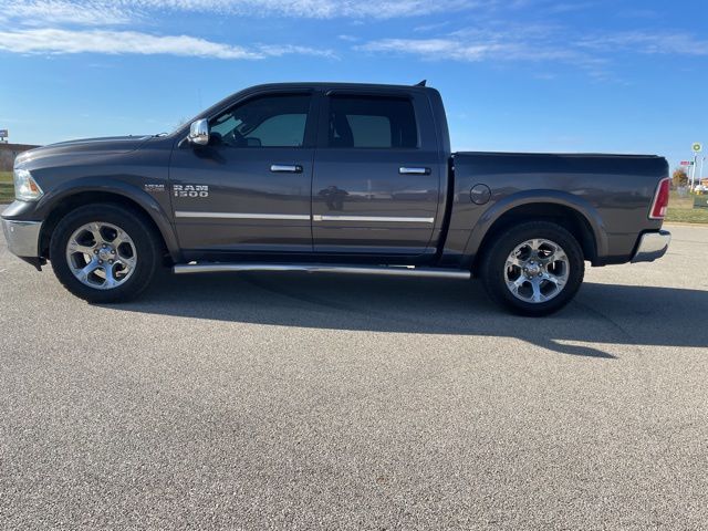 2015 Ram 1500 Laramie photo 2