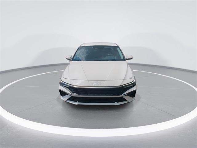2024 Hyundai Elantra SEL photo 3