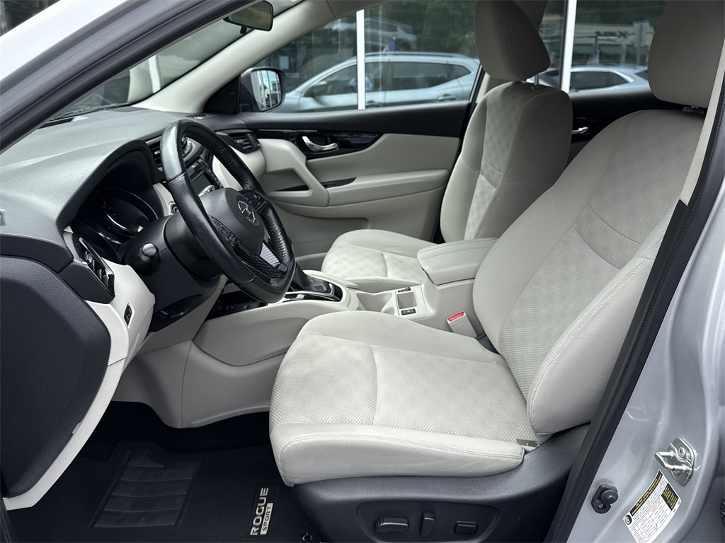 2019 Nissan Rogue Sport SV photo 22