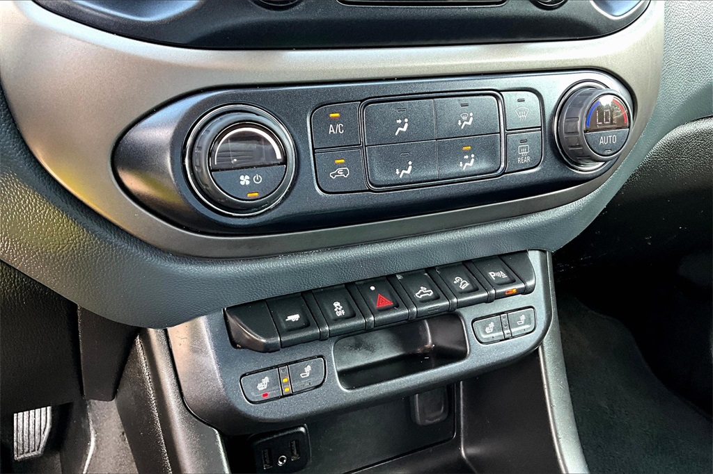 2022 Chevrolet Colorado Z71 photo 16