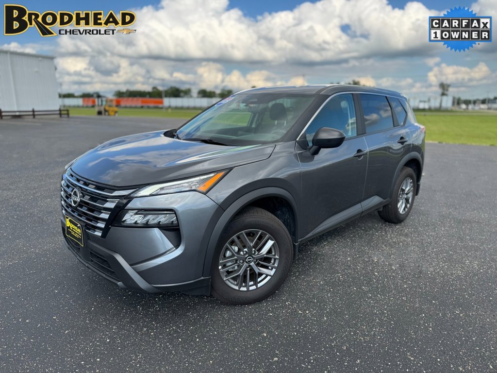 2025 Nissan Rogue S's photo