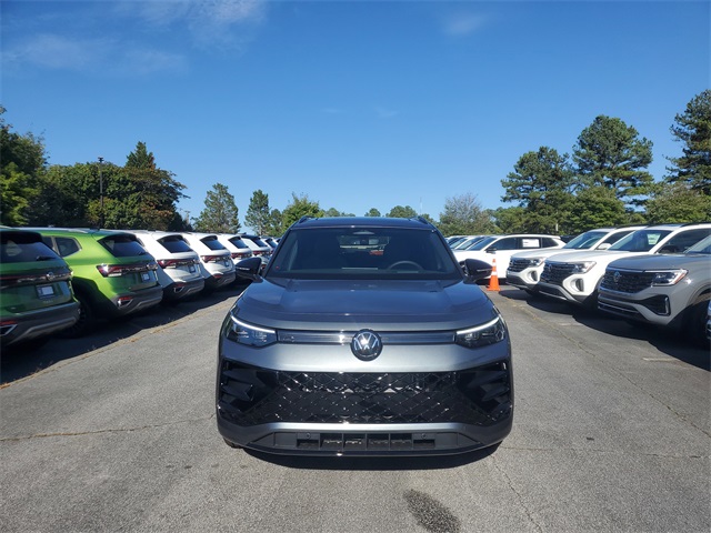 2025 Volkswagen Tiguan SE R-Line Black photo 2