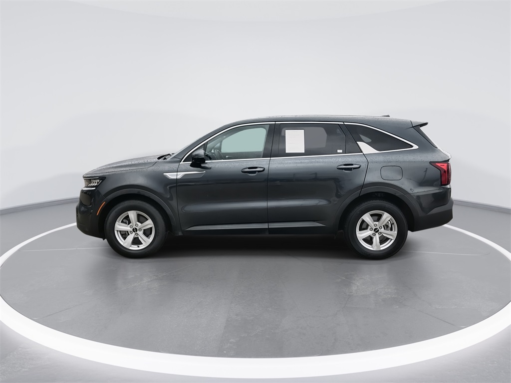 2023 Kia Sorento LX photo 4