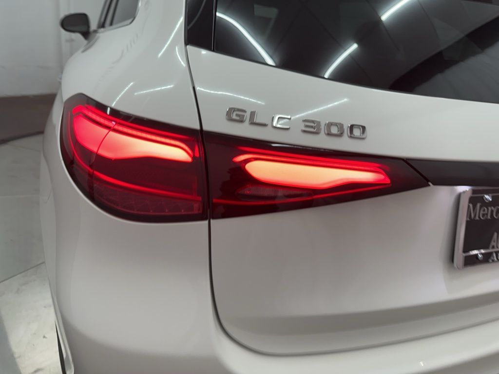 2026 Mercedes Benz GLC 300 4MATIC photo 28