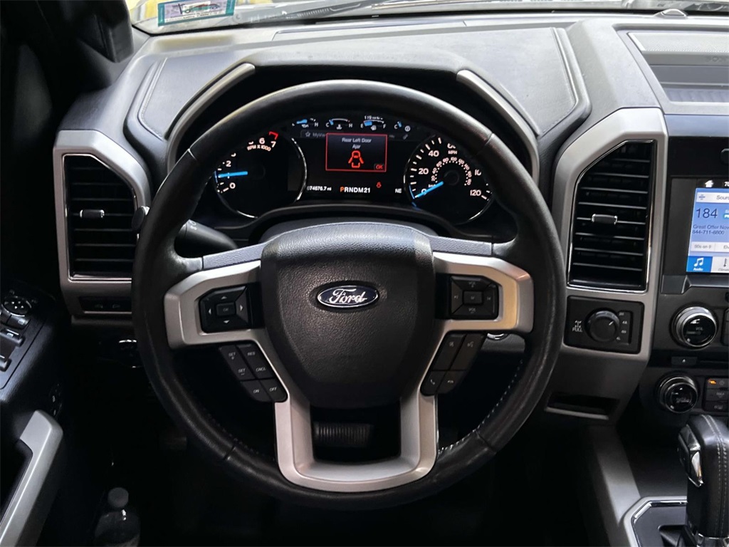 2017 Ford F-150 Lariat photo 12