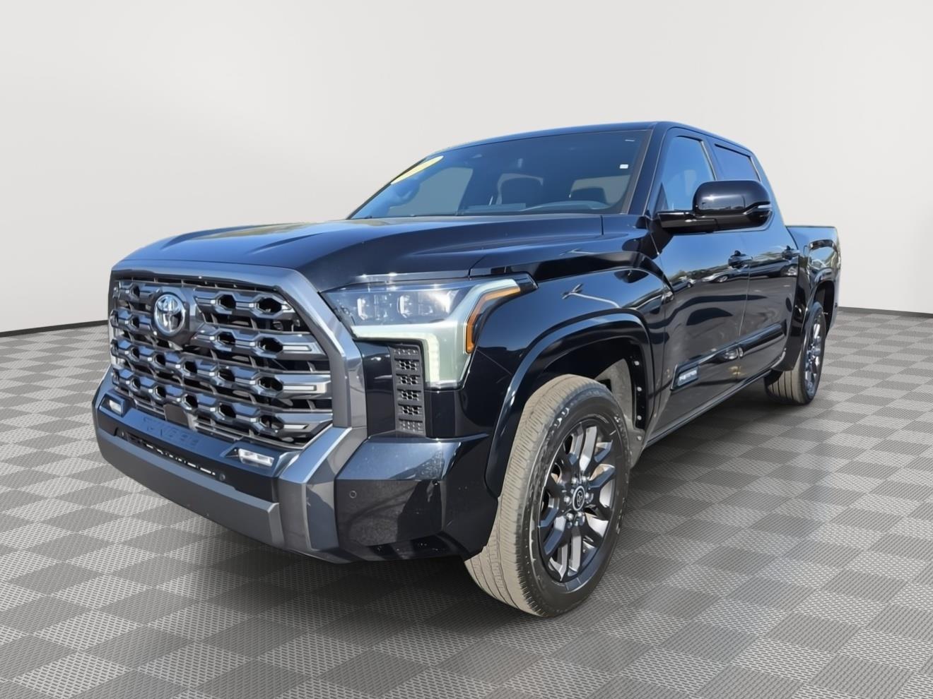 2022 Toyota Tundra Platinum CrewMax photo 3