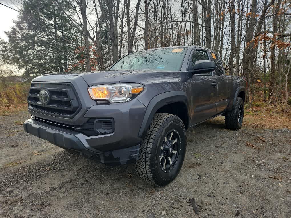 2022 Toyota Tacoma SR's photo
