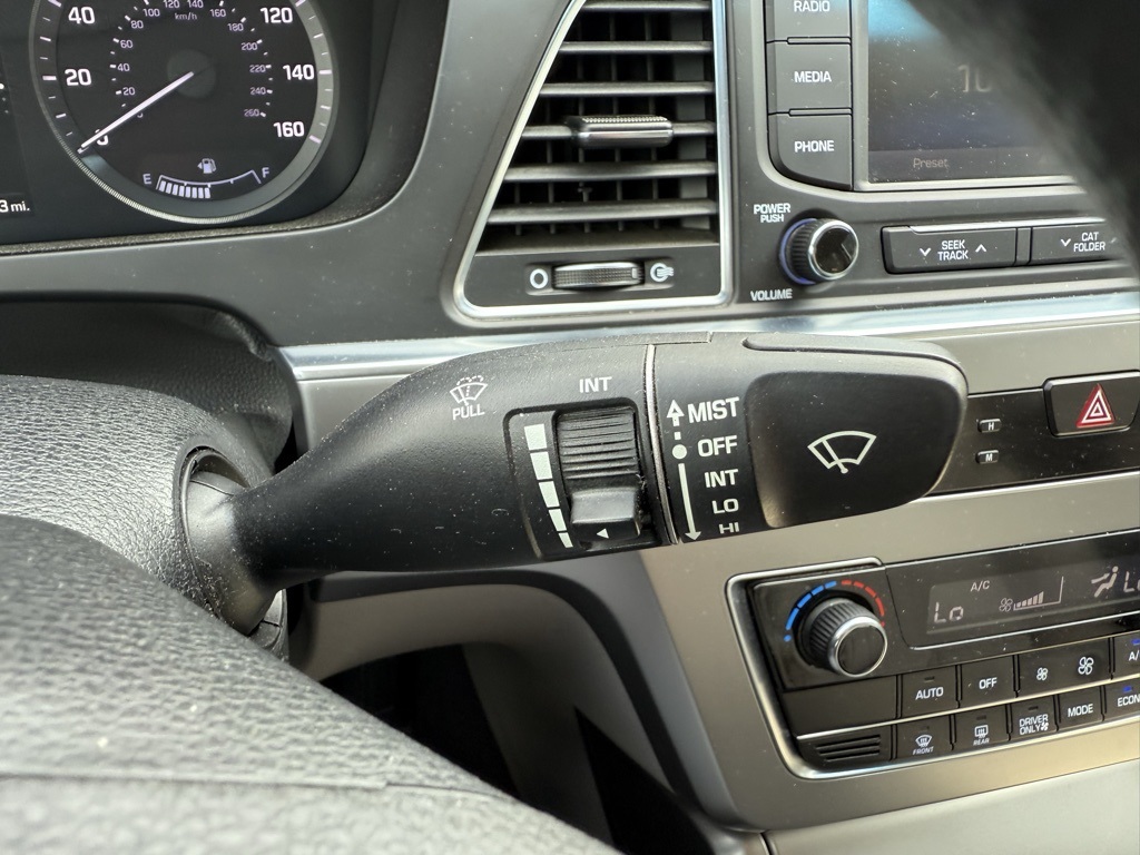 2016 Hyundai Sonata SE Hybrid photo 18