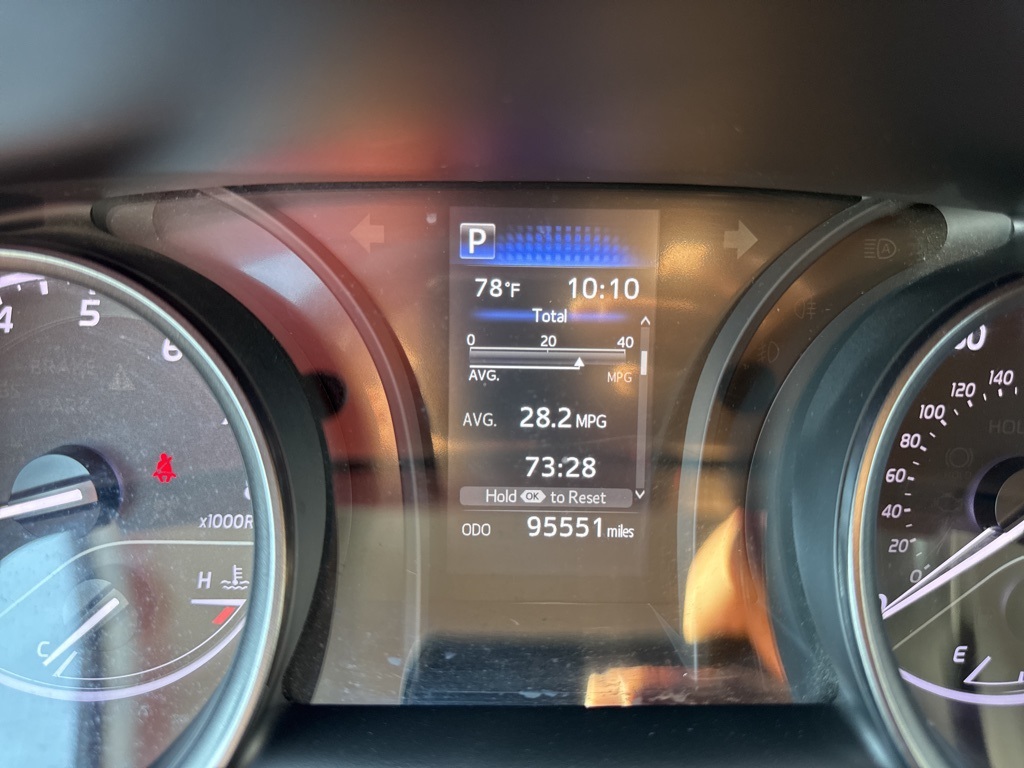 2022 Toyota Camry SE photo 11