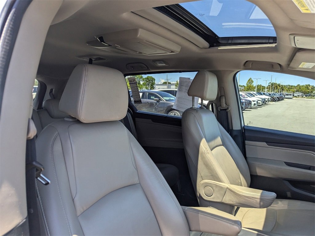 2020 Honda Odyssey EX-L photo 11