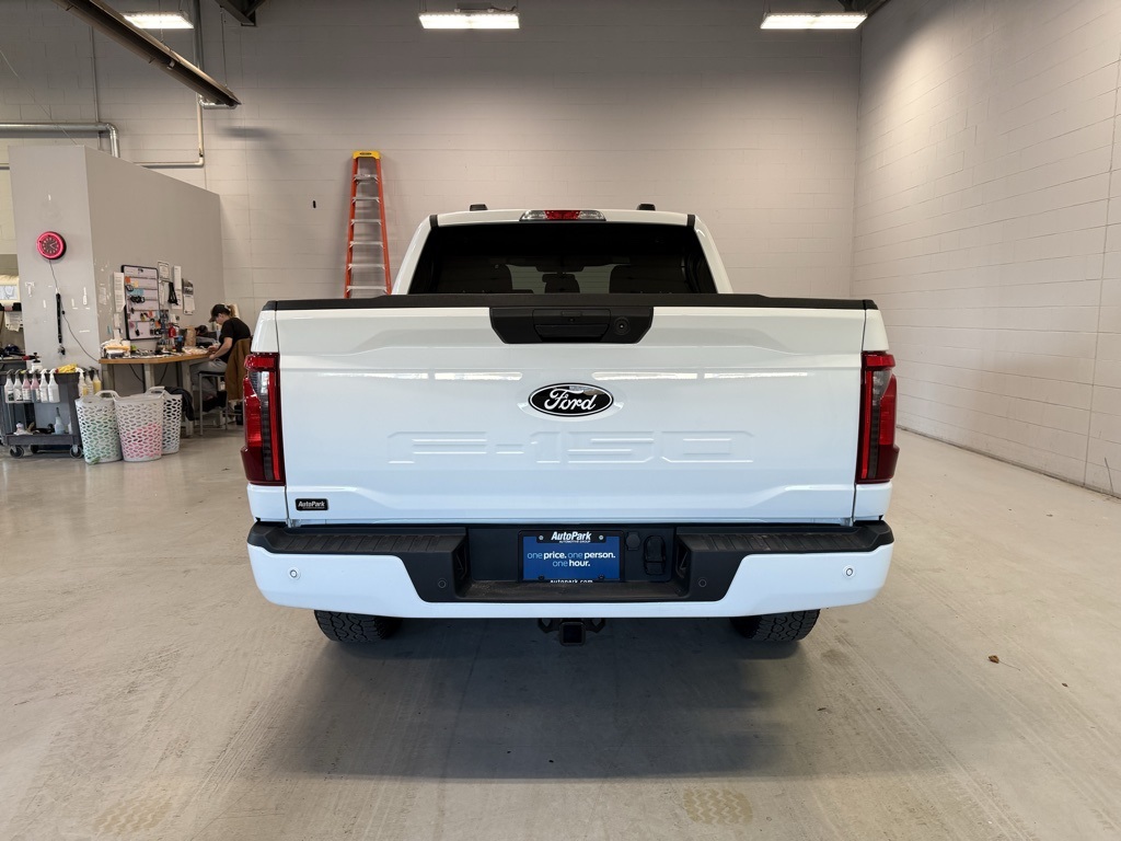 2024 Ford F-150 XLT photo 4