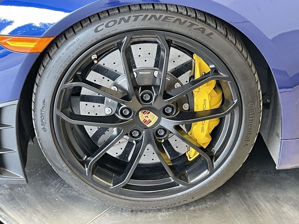 2021 Porsche Boxster Spyder photo 10
