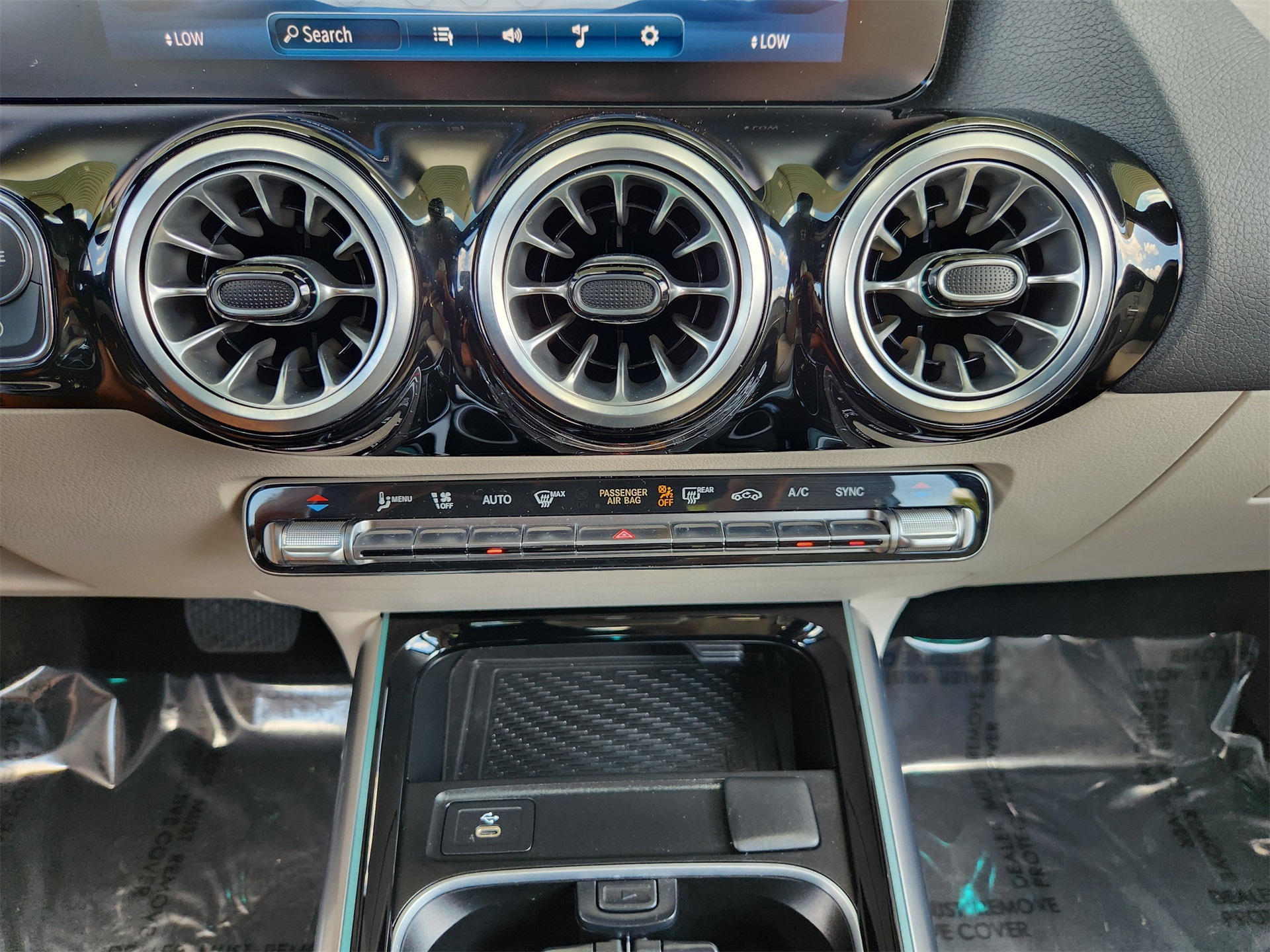 2025 Mercedes Benz GLA 250 photo 19