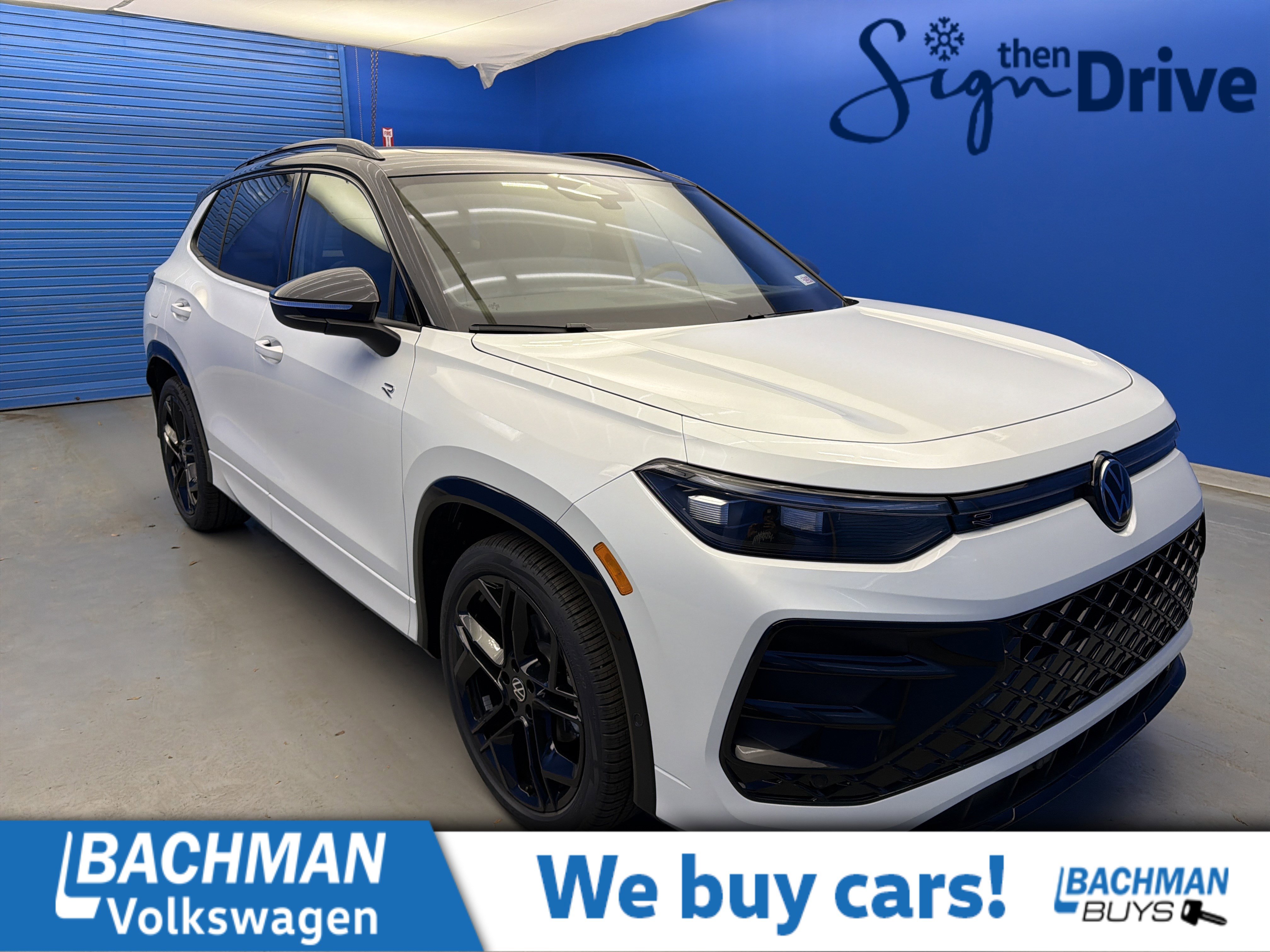 2026 Volkswagen Tiguan SE R-LINE BLACK's photo