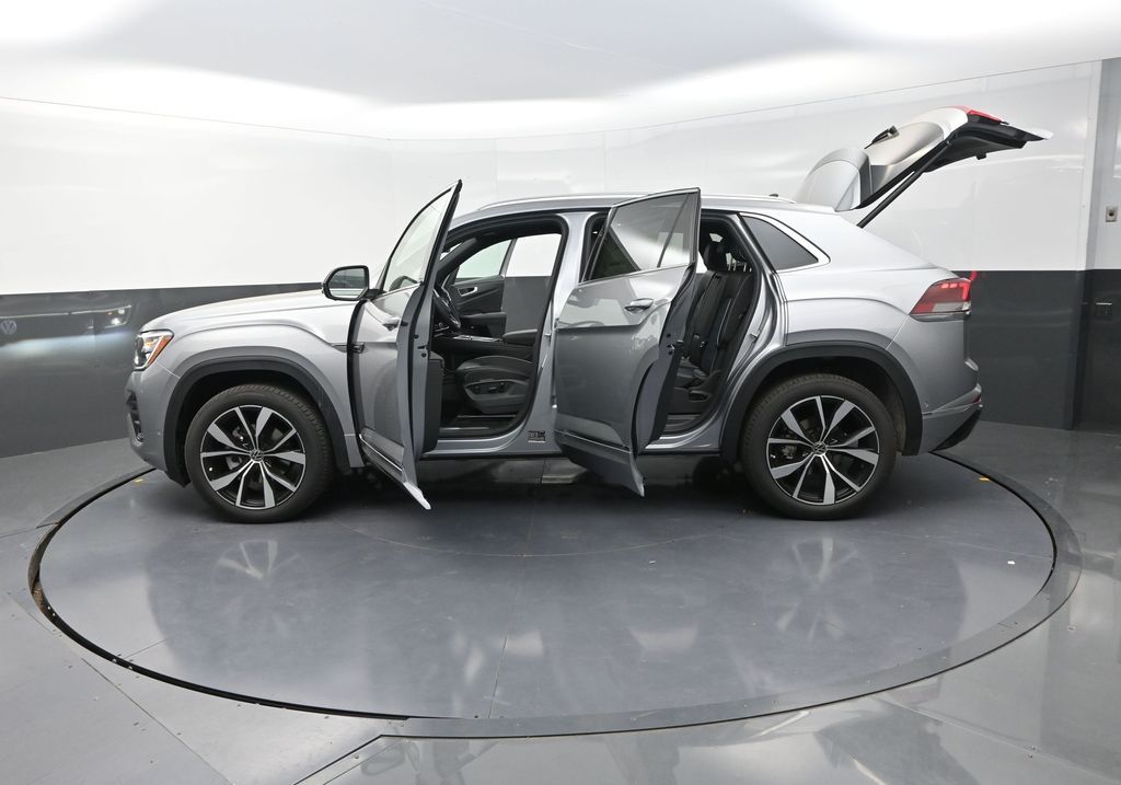 2025 Volkswagen Atlas Cross Sport SEL Premium R-Line photo 29