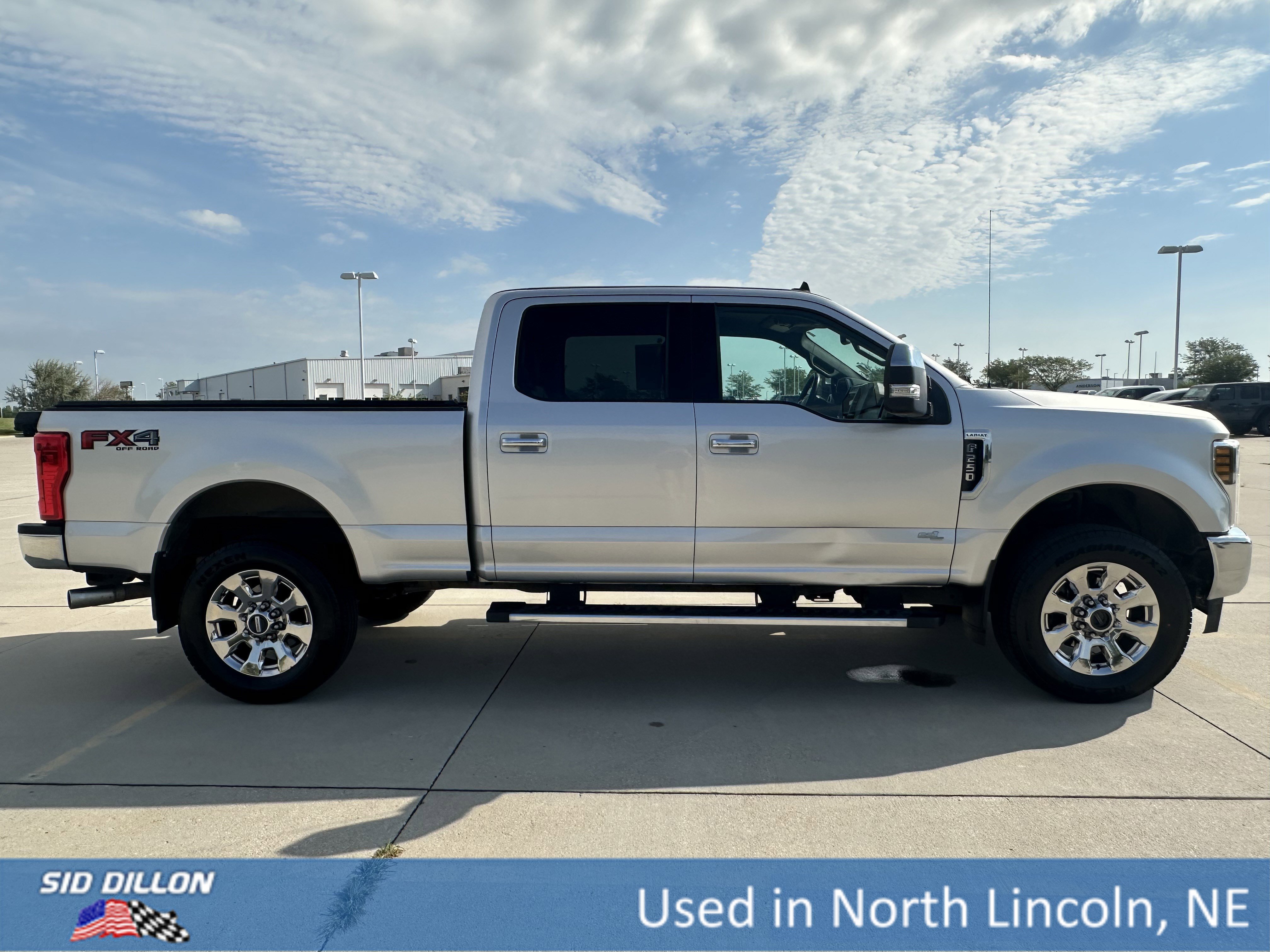 2019 Ford F-250 Lariat photo 2