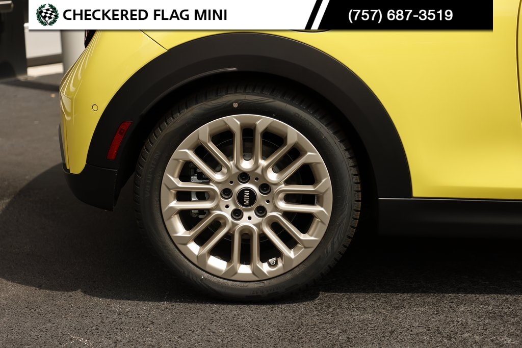 2025 Mini Cooper S Iconic photo 5