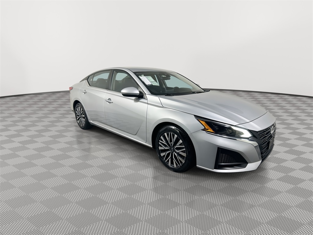 2023 Nissan Altima 2.5 SV photo 2