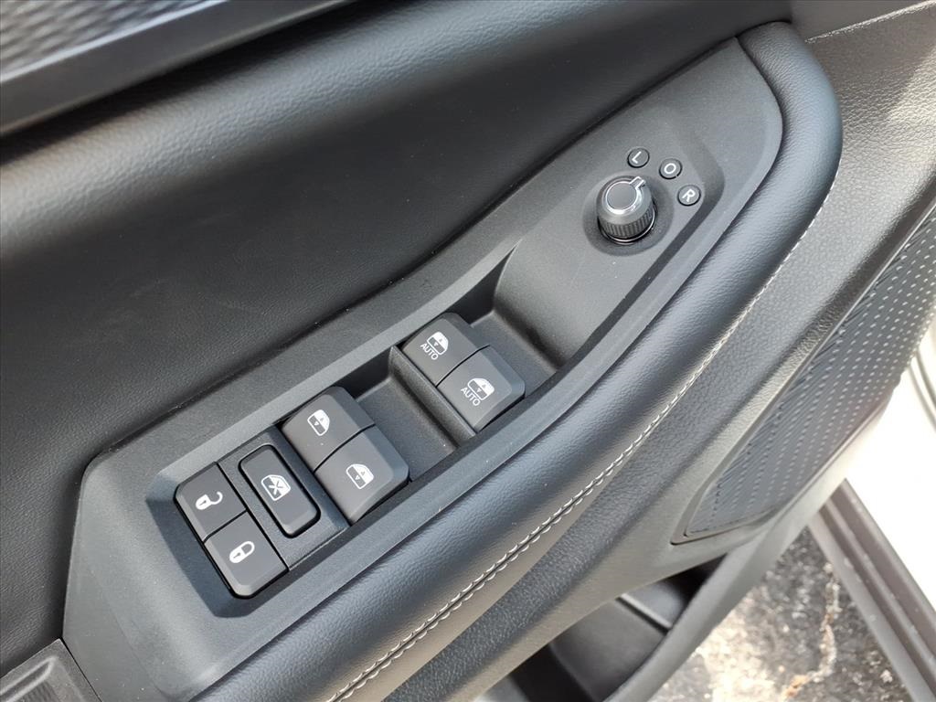 2025 Jeep Grand Cherokee Laredo Altitude photo 7