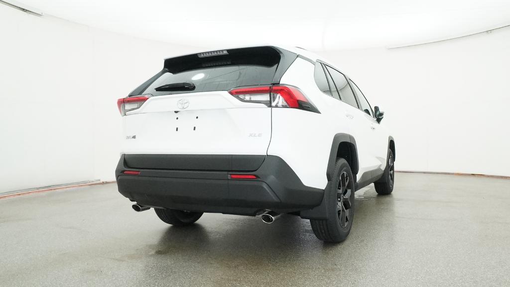 2025 Toyota RAV4 XLE photo 17