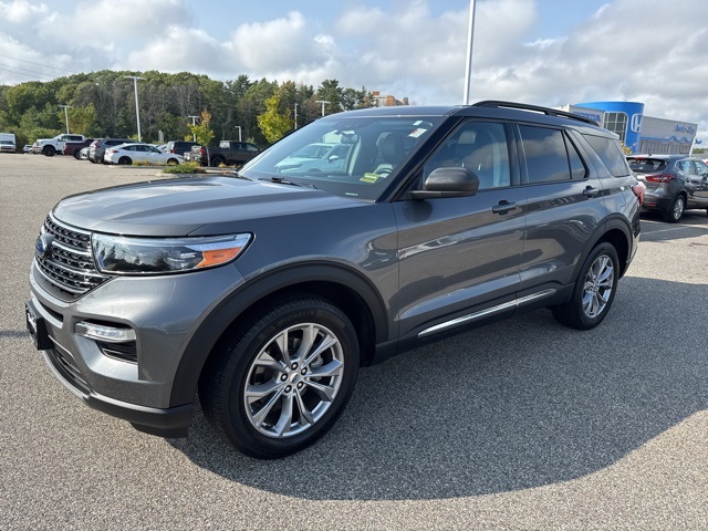 2023 Ford Explorer XLT photo 2