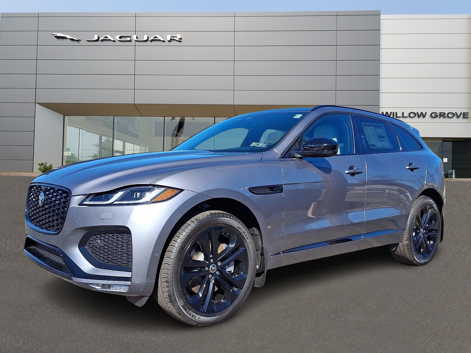2026 Jaguar F-Pace R-Dynamic S's photo