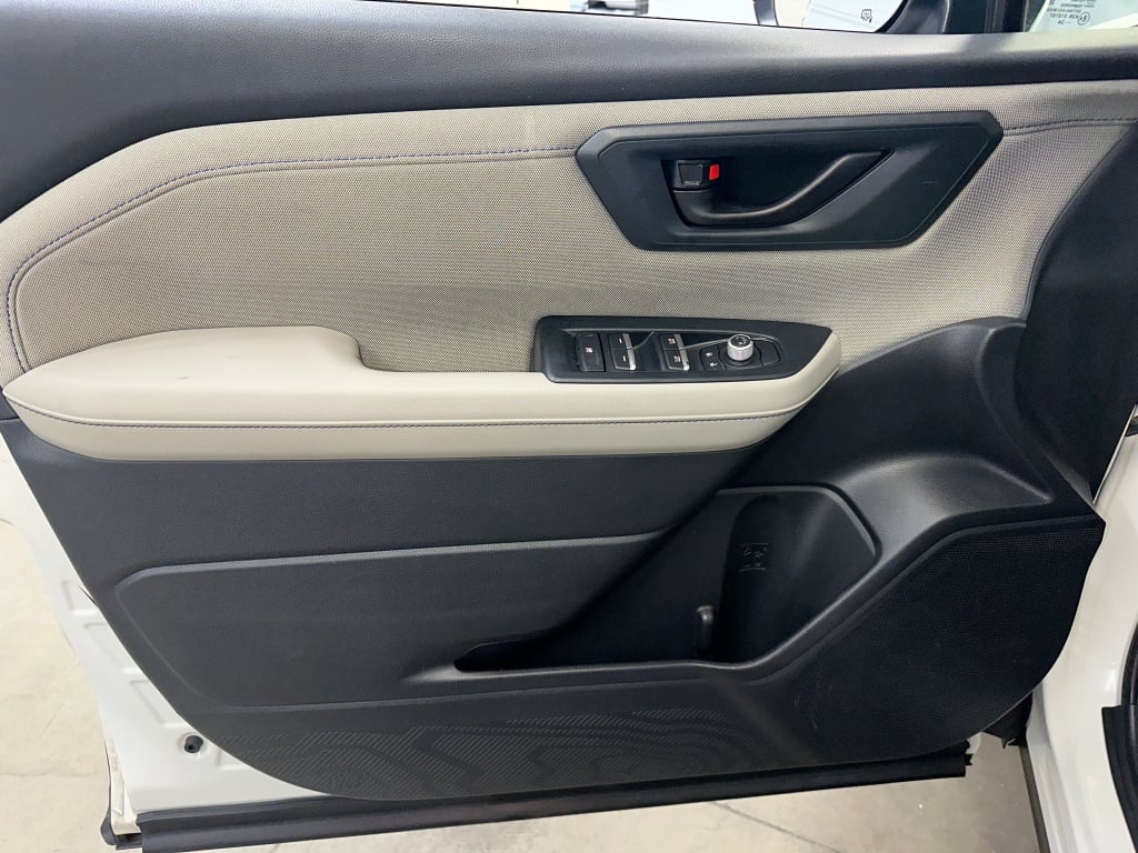 2025 Subaru Forester Premium photo 4