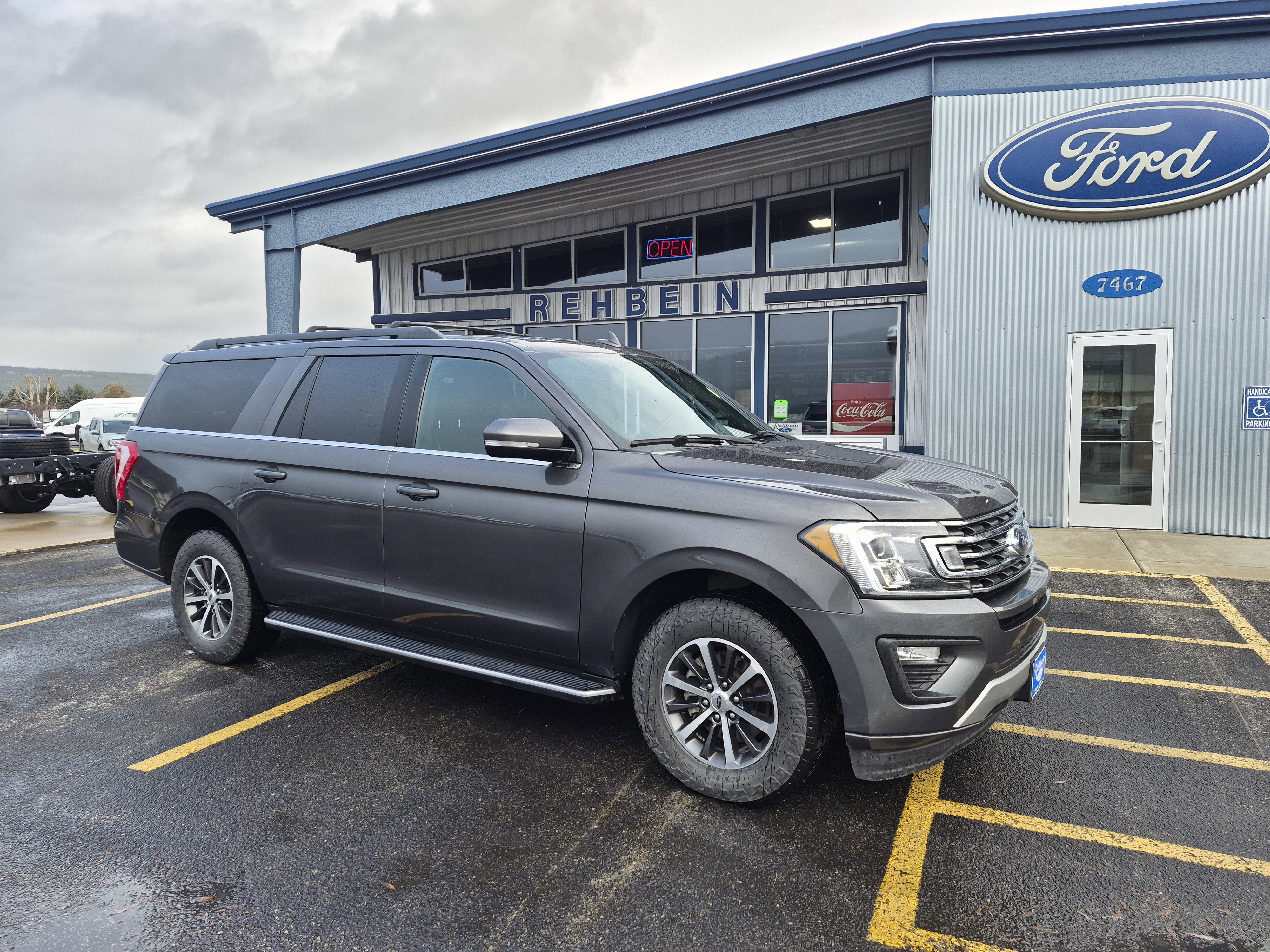 2020 Ford Expedition XLT's photo