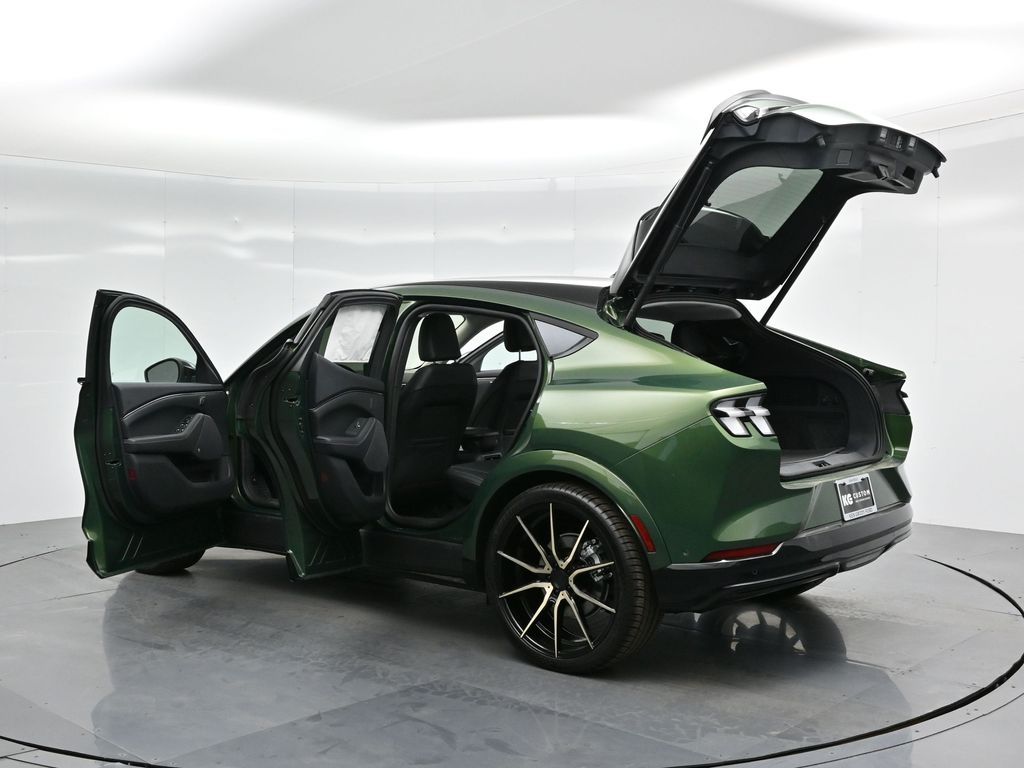 2024 Ford Mustang Mach-E Premium photo 31