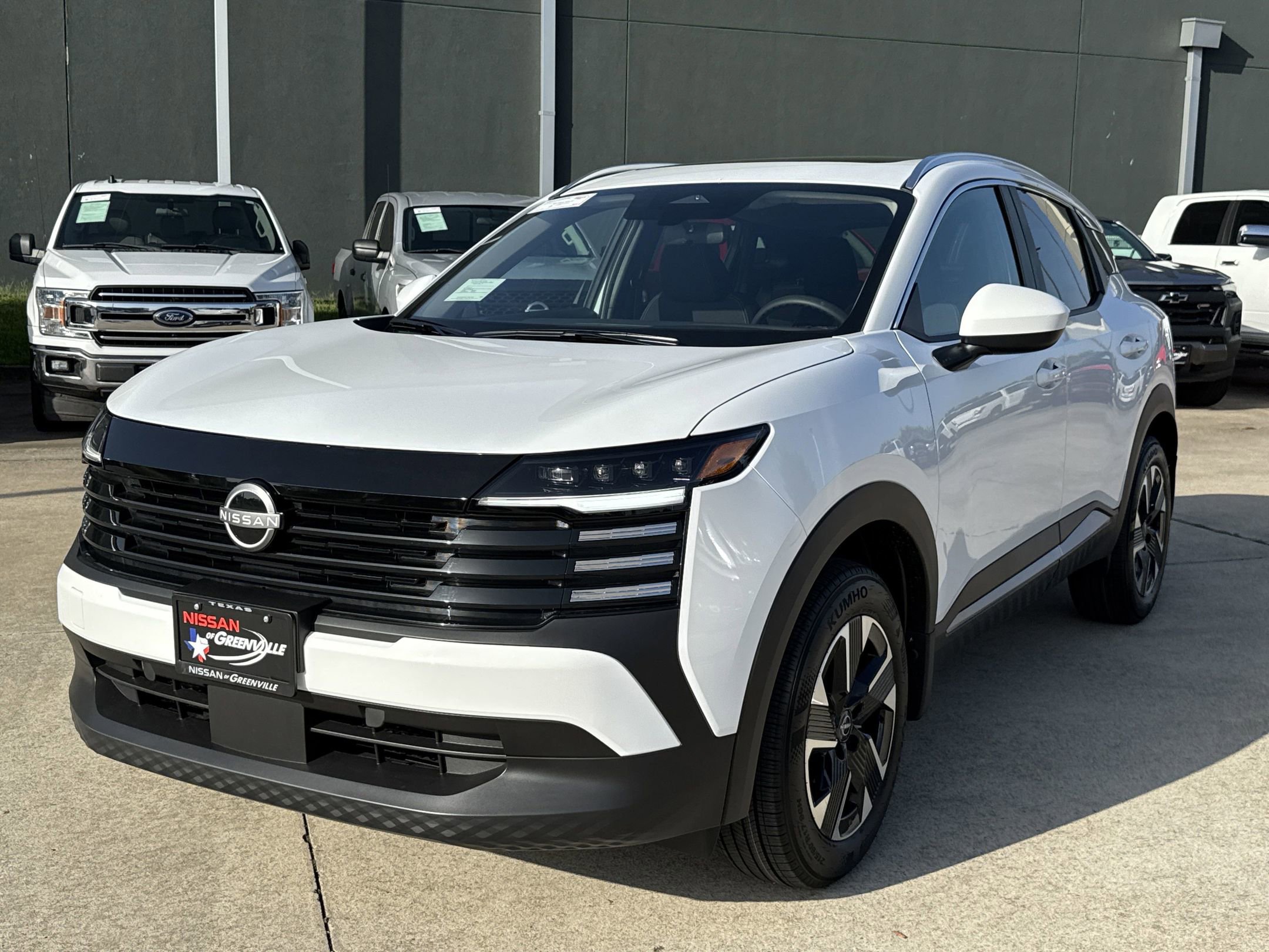 2025 Nissan Kicks SV photo 2