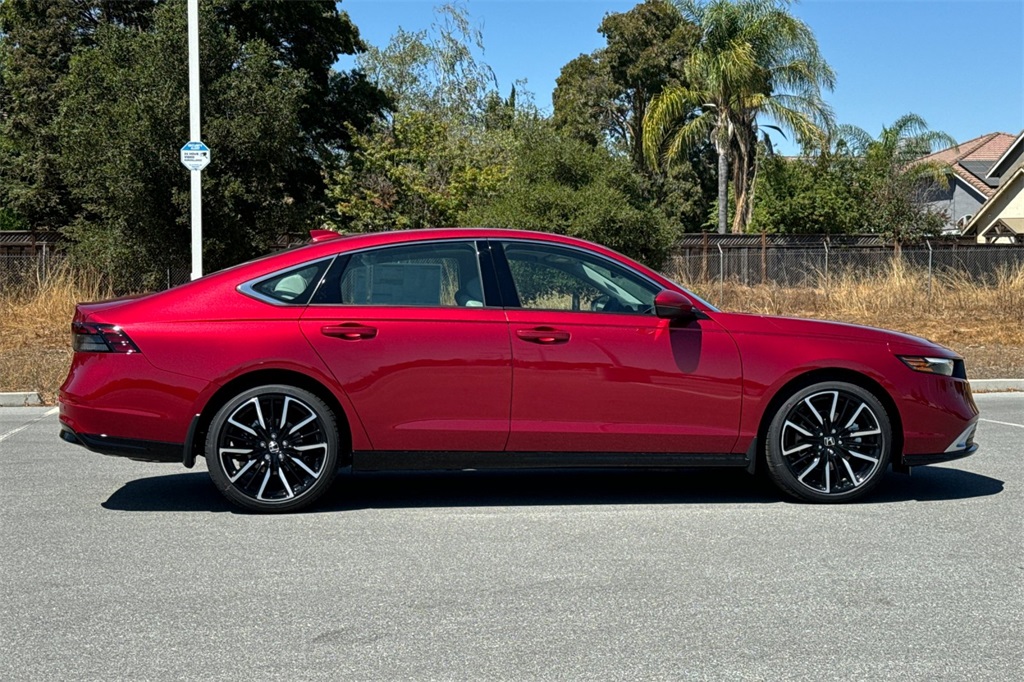 2025 Honda Accord Hybrid Touring photo 3