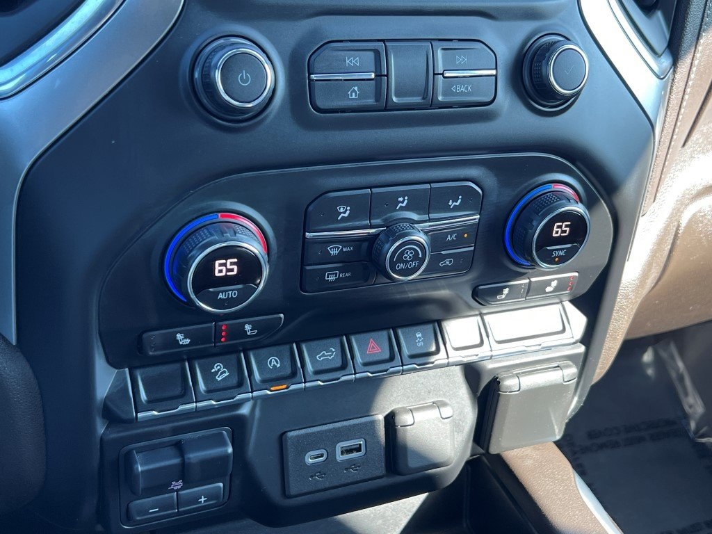 2020 Chevrolet Silverado 1500 RST photo 28