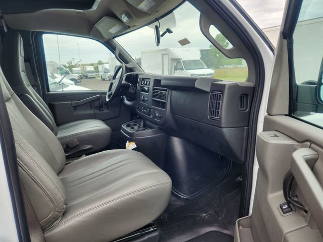 2023 Chevrolet Express Cutaway 3500 photo 14