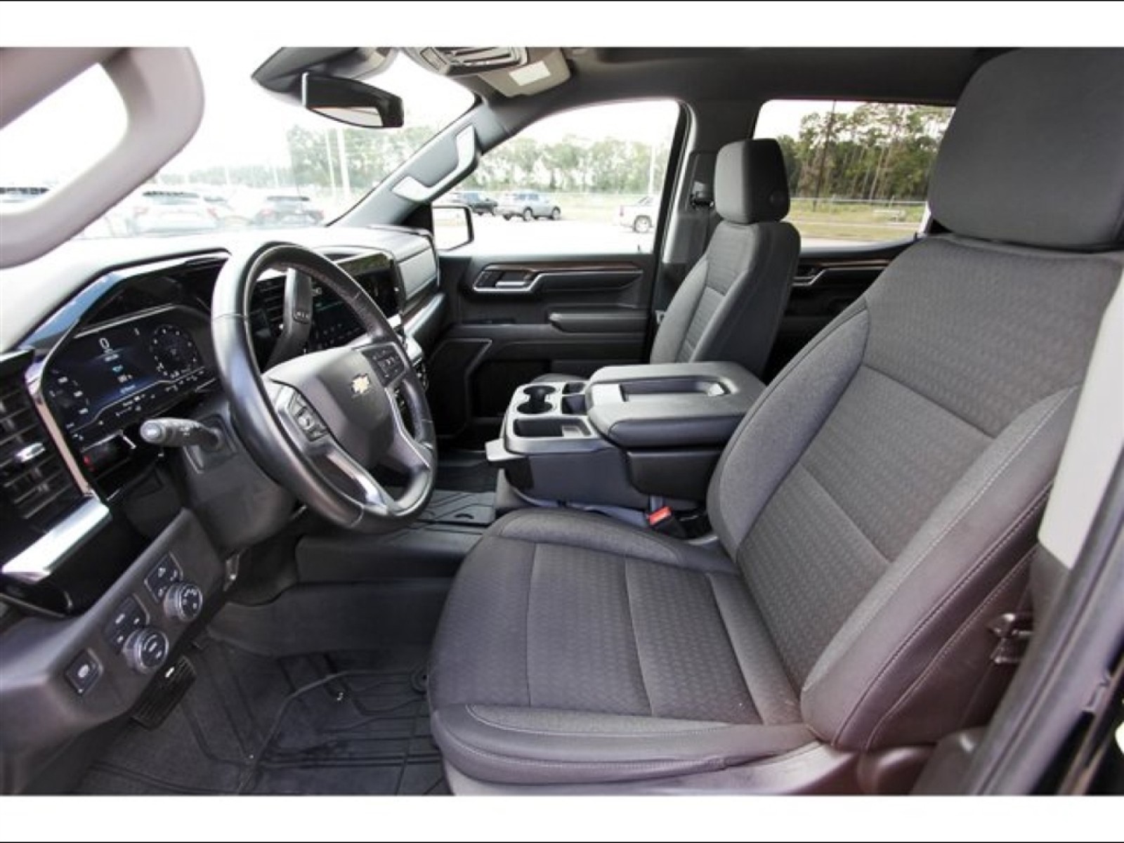 2024 Chevrolet Silverado 1500 LT - 9