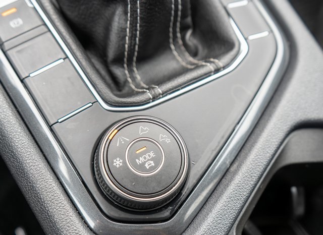 2022 Volkswagen Tiguan SE photo 22