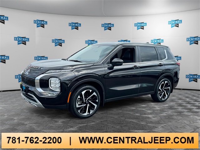 2024 Mitsubishi Outlander SE's photo