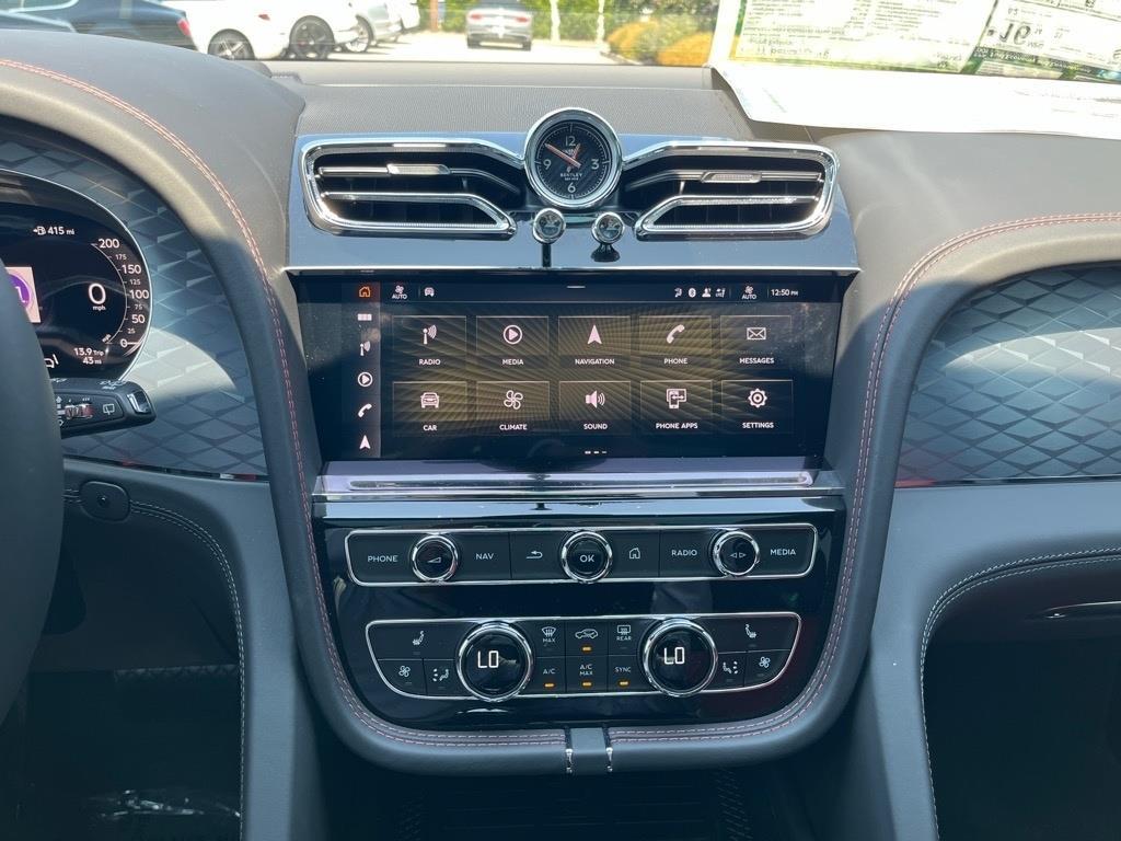 2024 Bentley Bentayga V8 photo 5