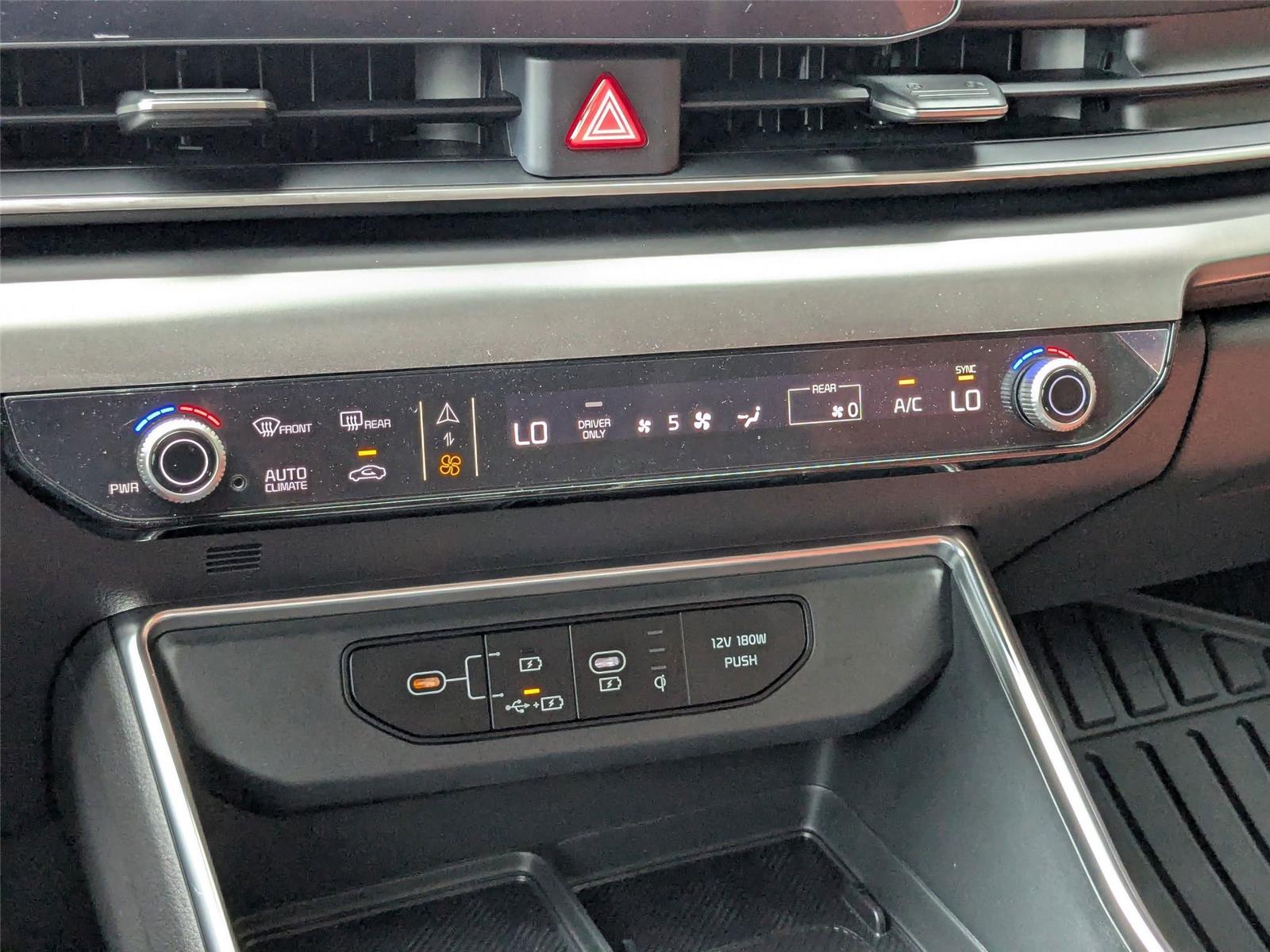 2025 Kia Carnival SX photo 23