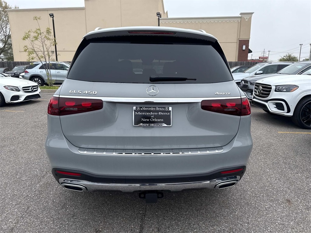 2025 Mercedes Benz GLS 450 4MATIC photo 4