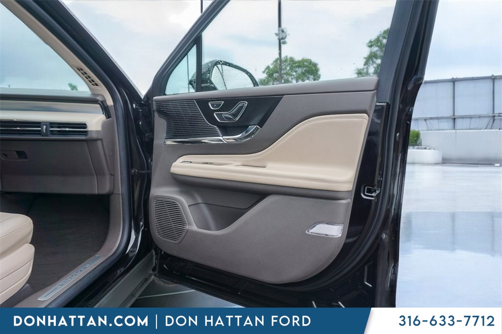 2022 Lincoln Corsair Standard photo 22