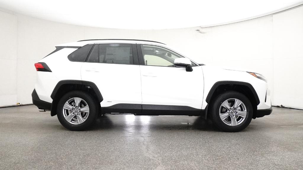 2025 Toyota RAV4 Hybrid XLE photo 22