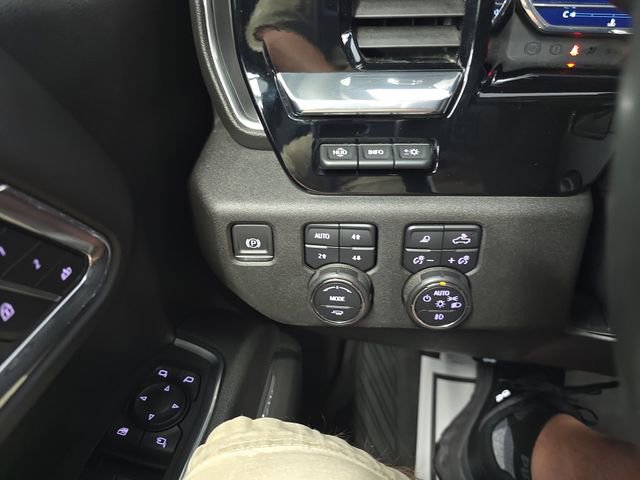 2023 Chevrolet Silverado 1500 LTZ photo 19